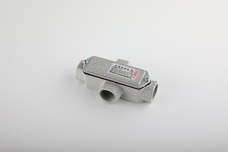 防爆穿线盒四通